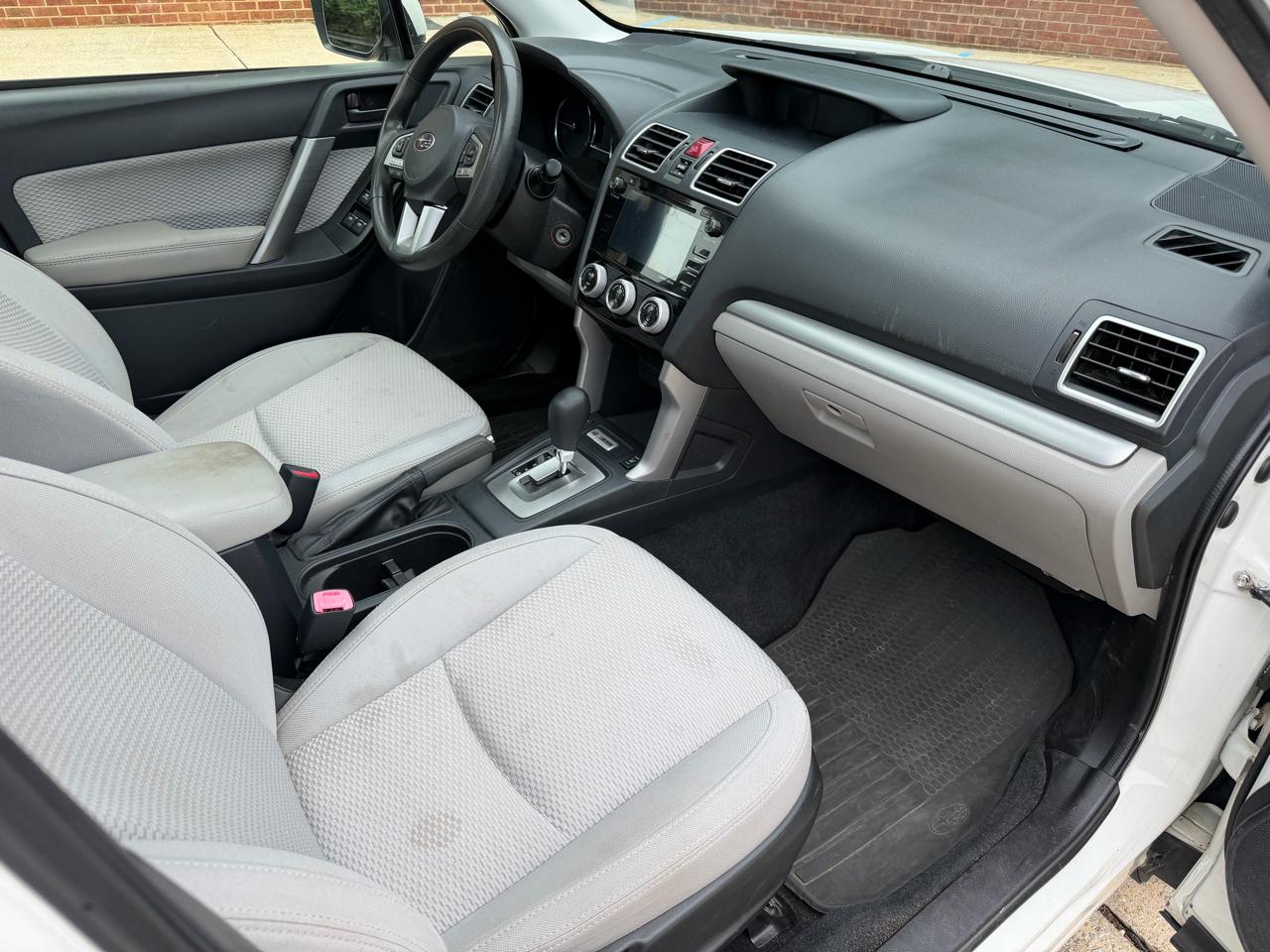 Subaru Forester 2.5i Premium PZEV CVT 2017