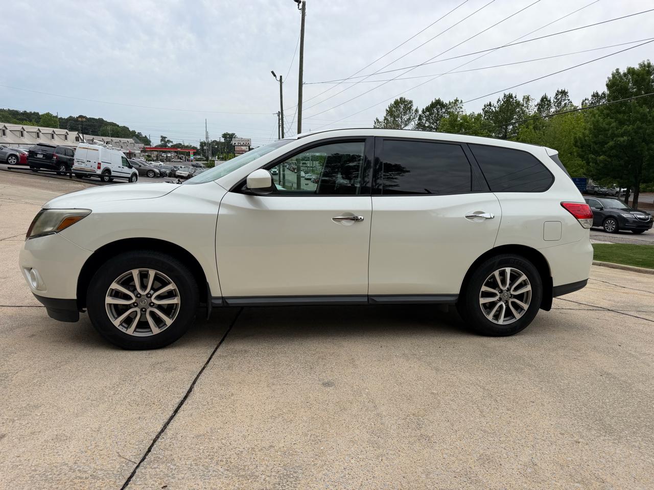 Nissan Pathfinder S 2WD 2015