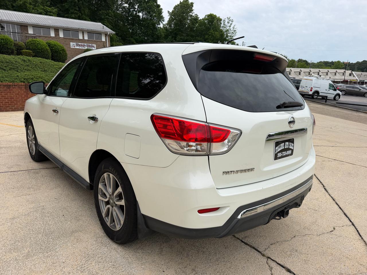 Nissan Pathfinder S 2WD 2015