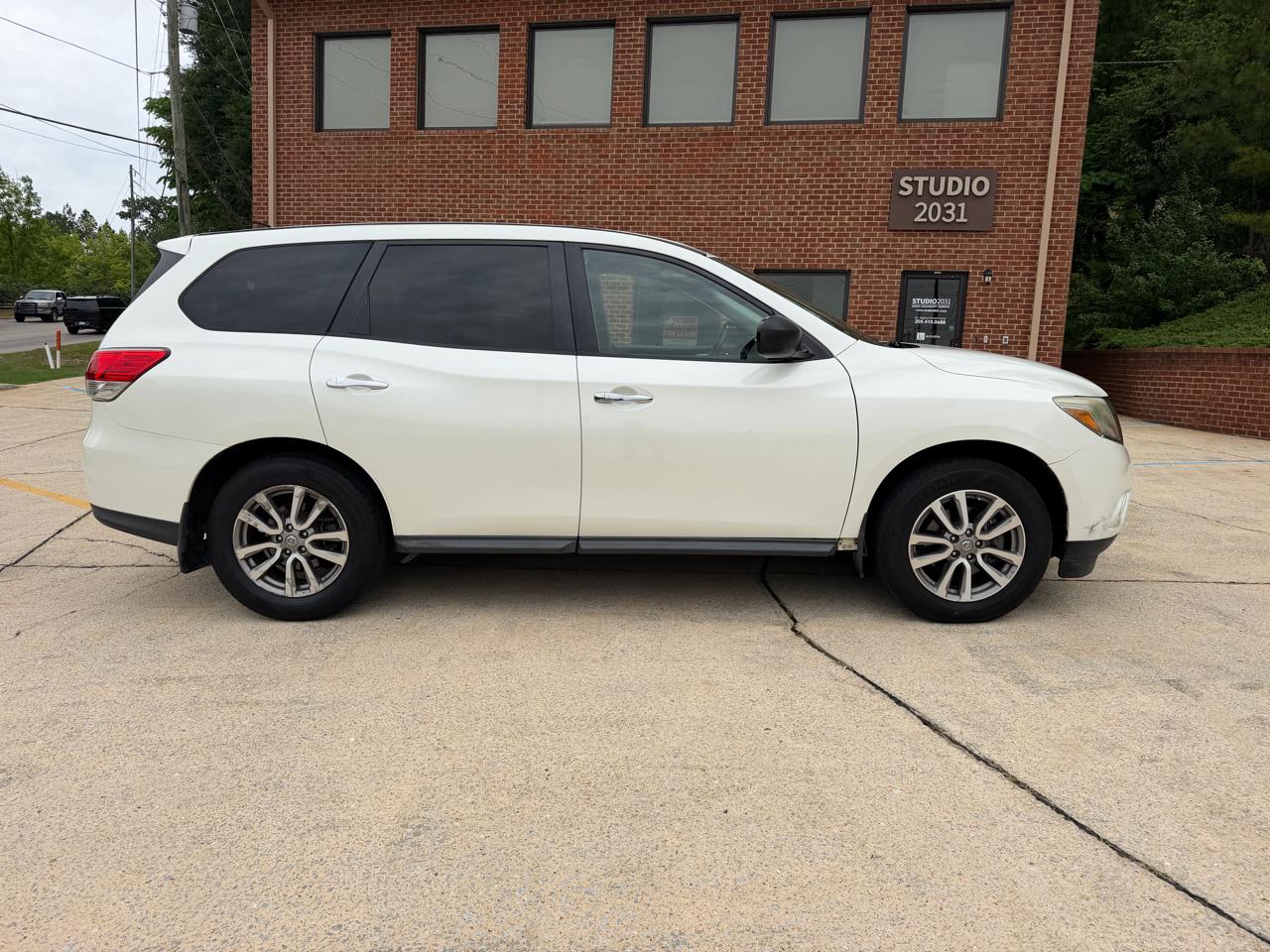 Nissan Pathfinder S 2WD 2015