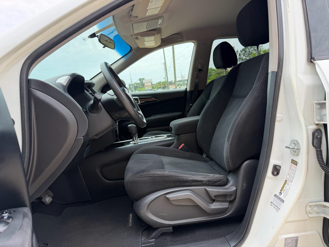 Nissan Pathfinder S 2WD 2015