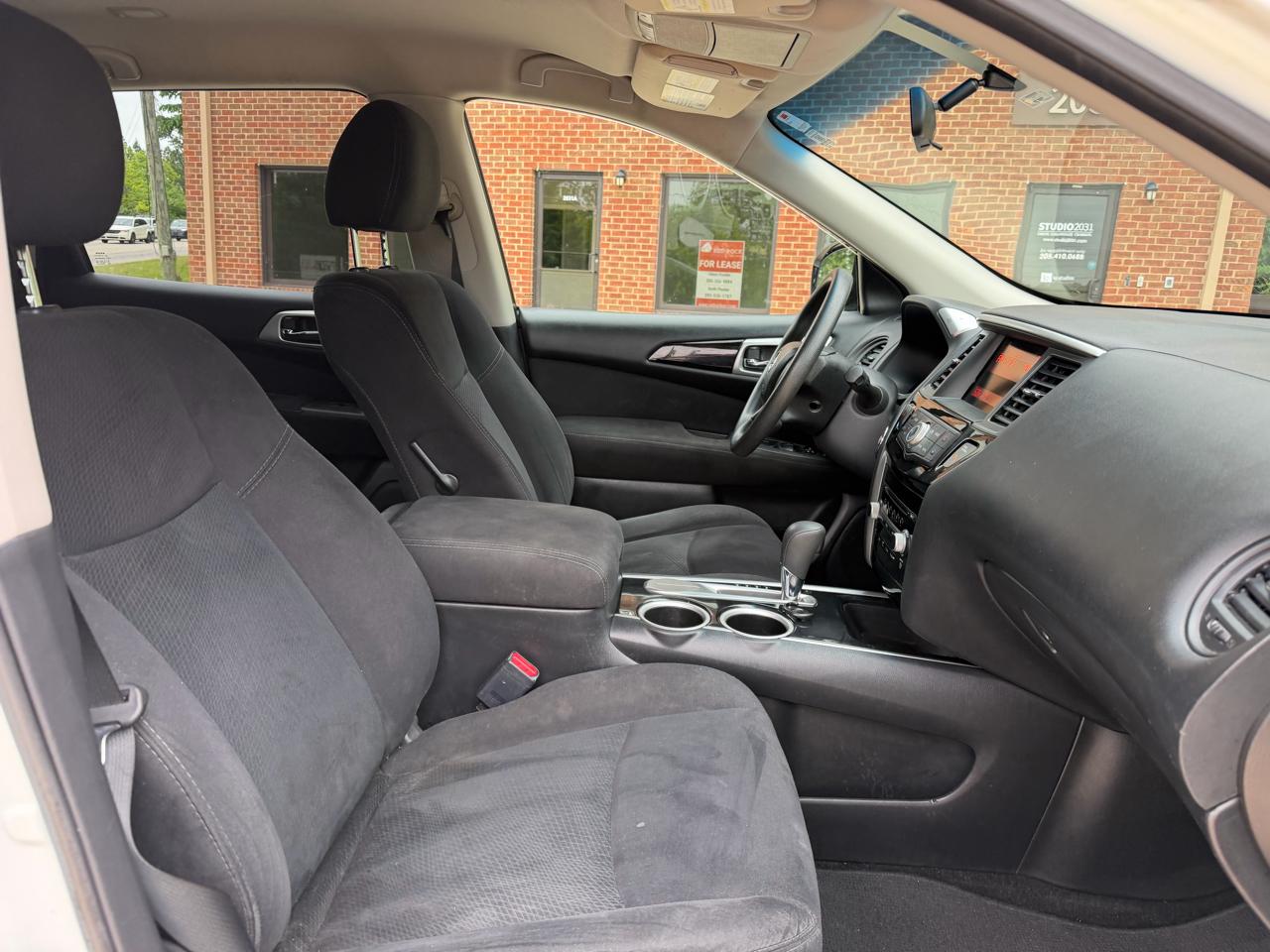Nissan Pathfinder S 2WD 2015