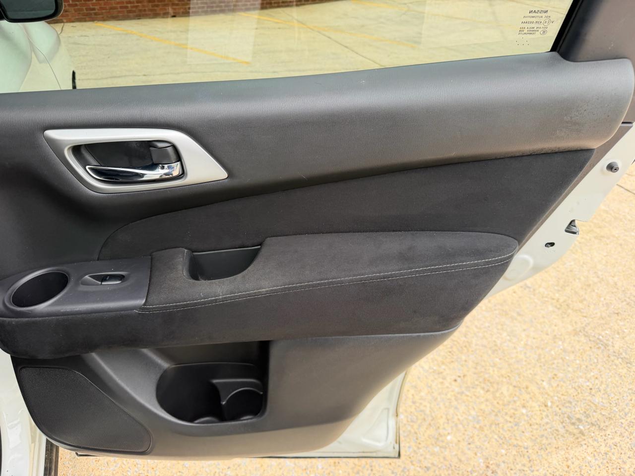 Nissan Pathfinder S 2WD 2015