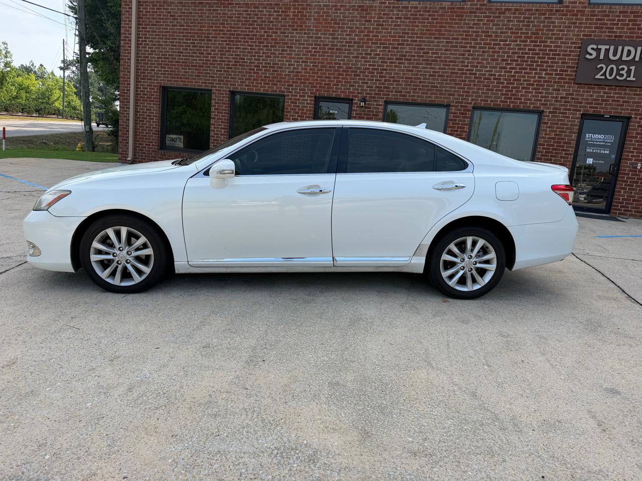 Lexus ES 350 Sedan 2011