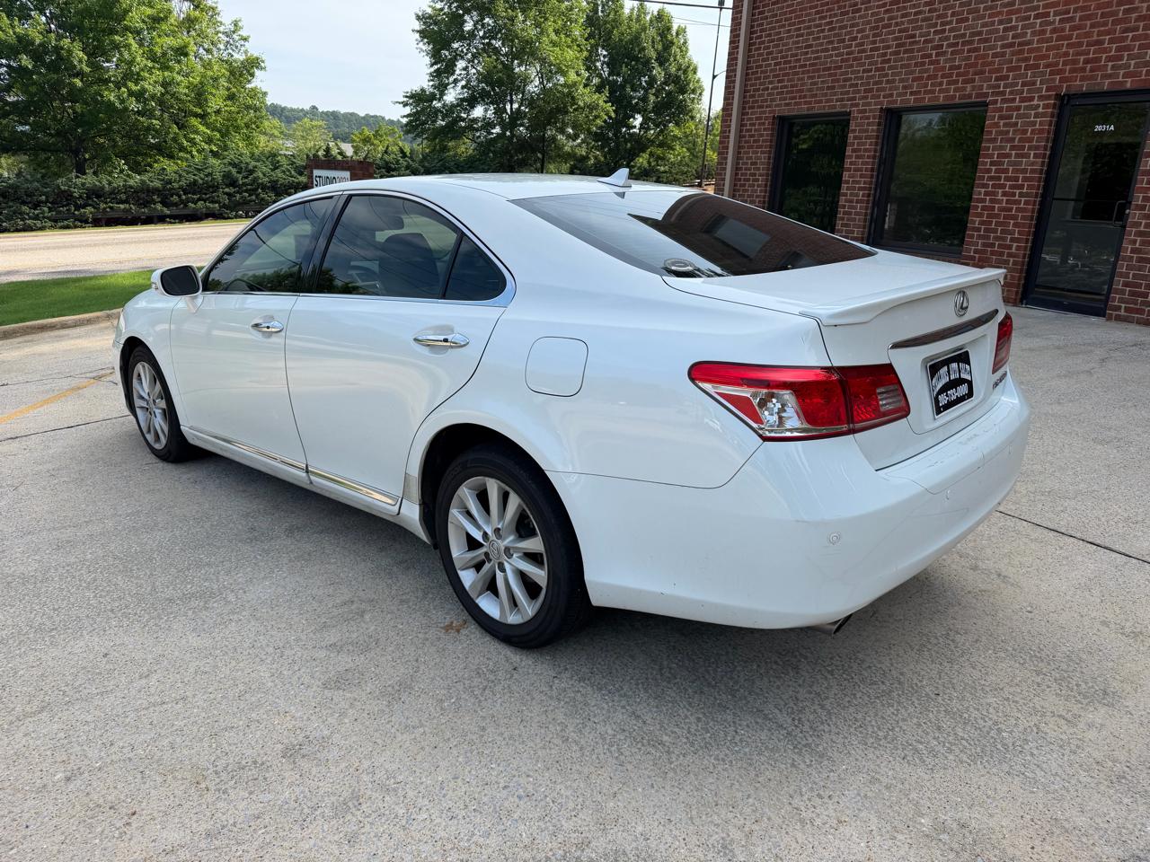 Lexus ES 350 Sedan 2011