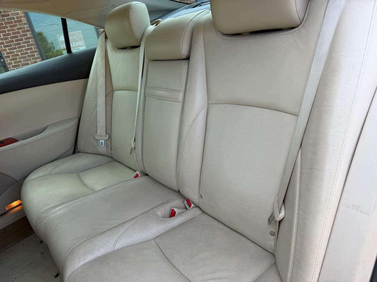 Lexus ES 350 Sedan 2011