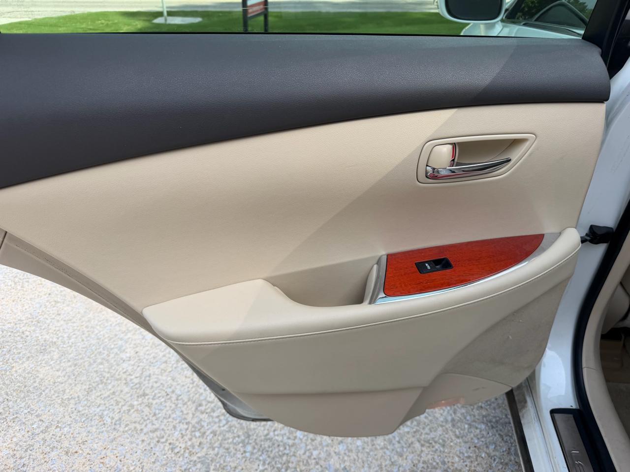 Lexus ES 350 Sedan 2011