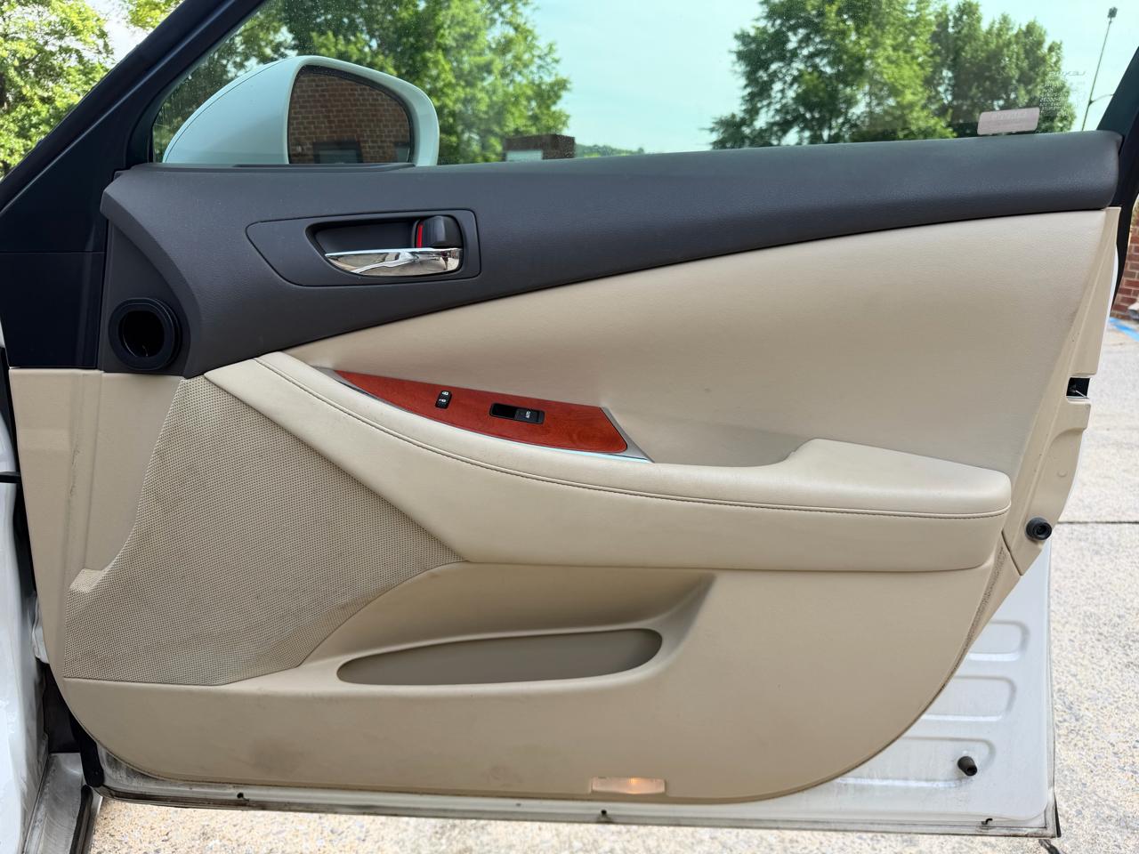 Lexus ES 350 Sedan 2011