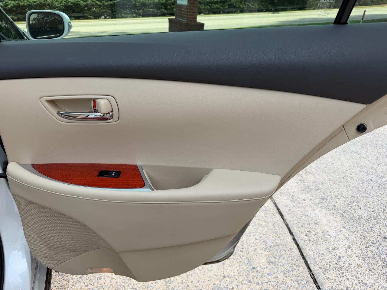 Lexus ES 350 Sedan 2011