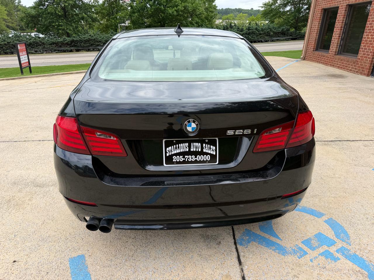 BMW 5-Series 528i 2012