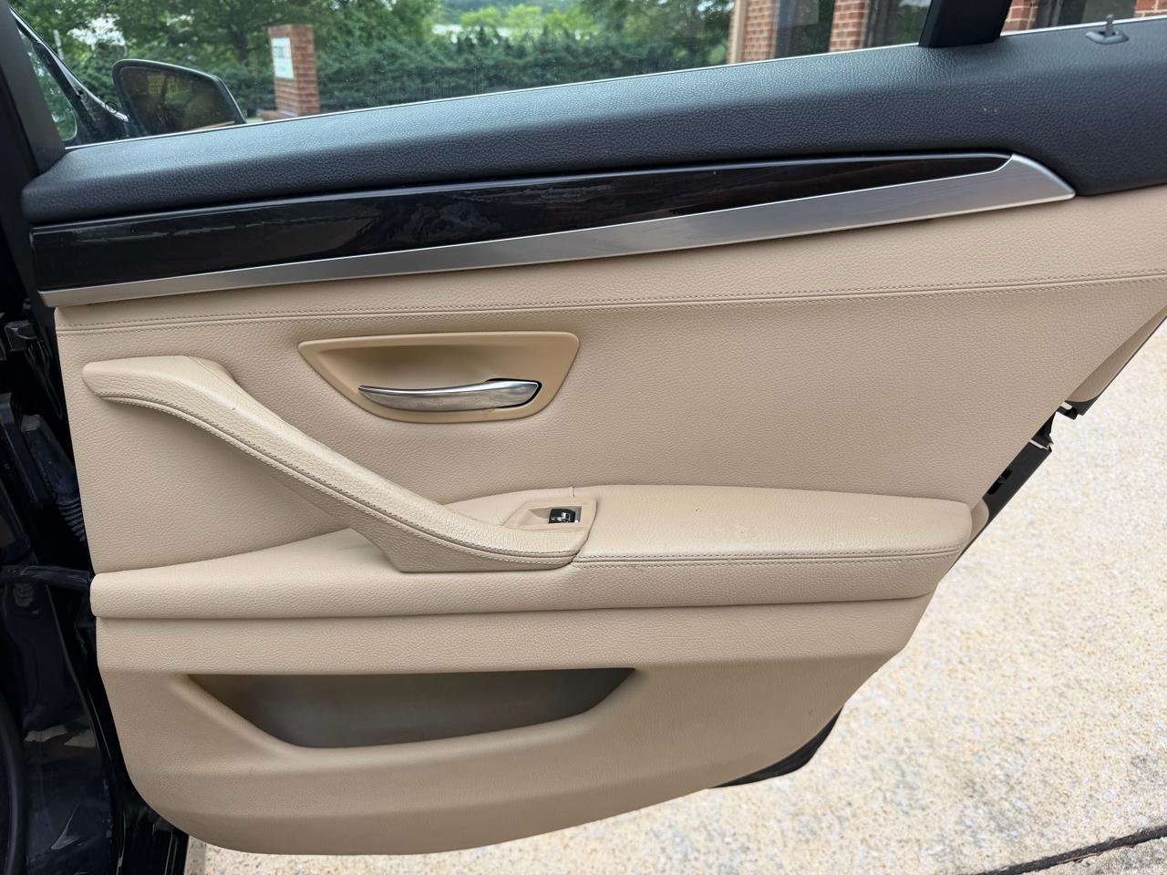 BMW 5-Series 528i 2012