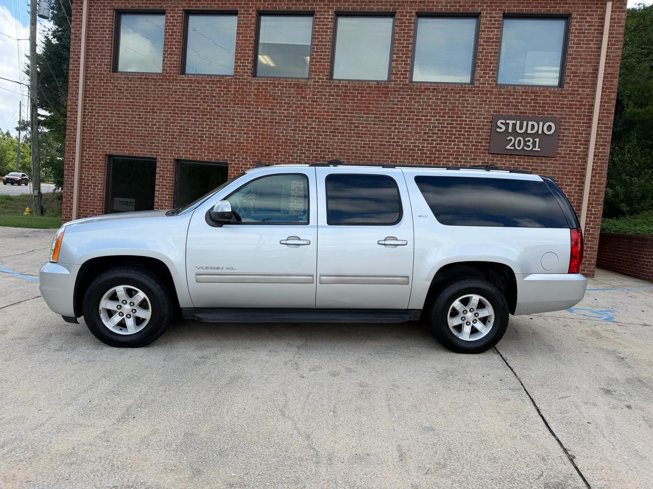 GMC Yukon XL SLT 1/2 Ton 2WD 2014