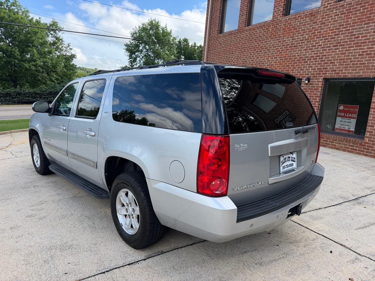 GMC Yukon XL SLT 1/2 Ton 2WD 2014