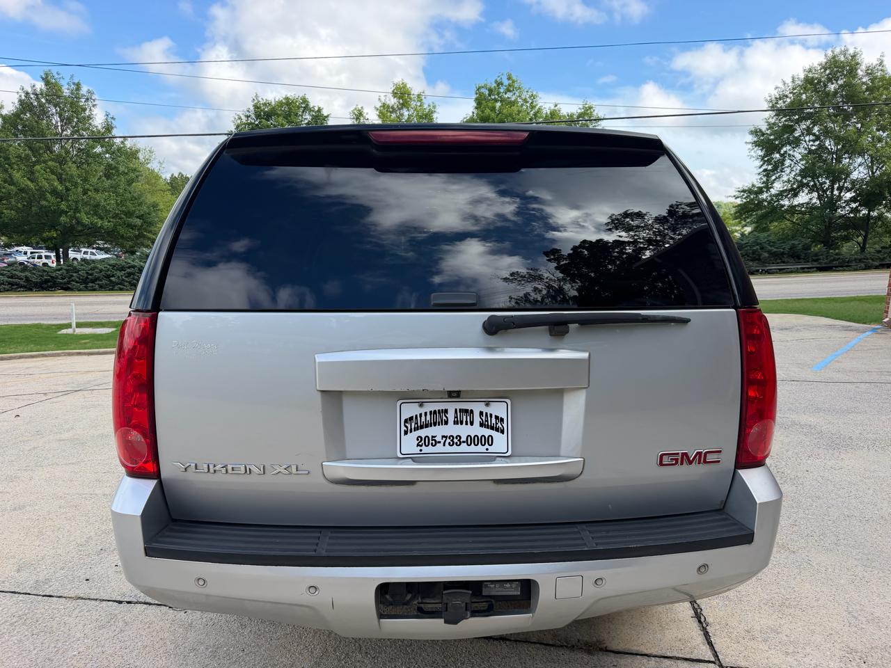 GMC Yukon XL SLT 1/2 Ton 2WD 2014
