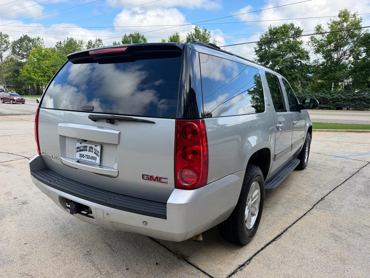 GMC Yukon XL SLT 1/2 Ton 2WD 2014