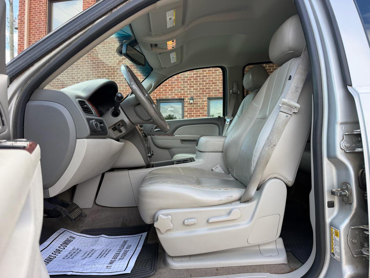 GMC Yukon XL SLT 1/2 Ton 2WD 2014