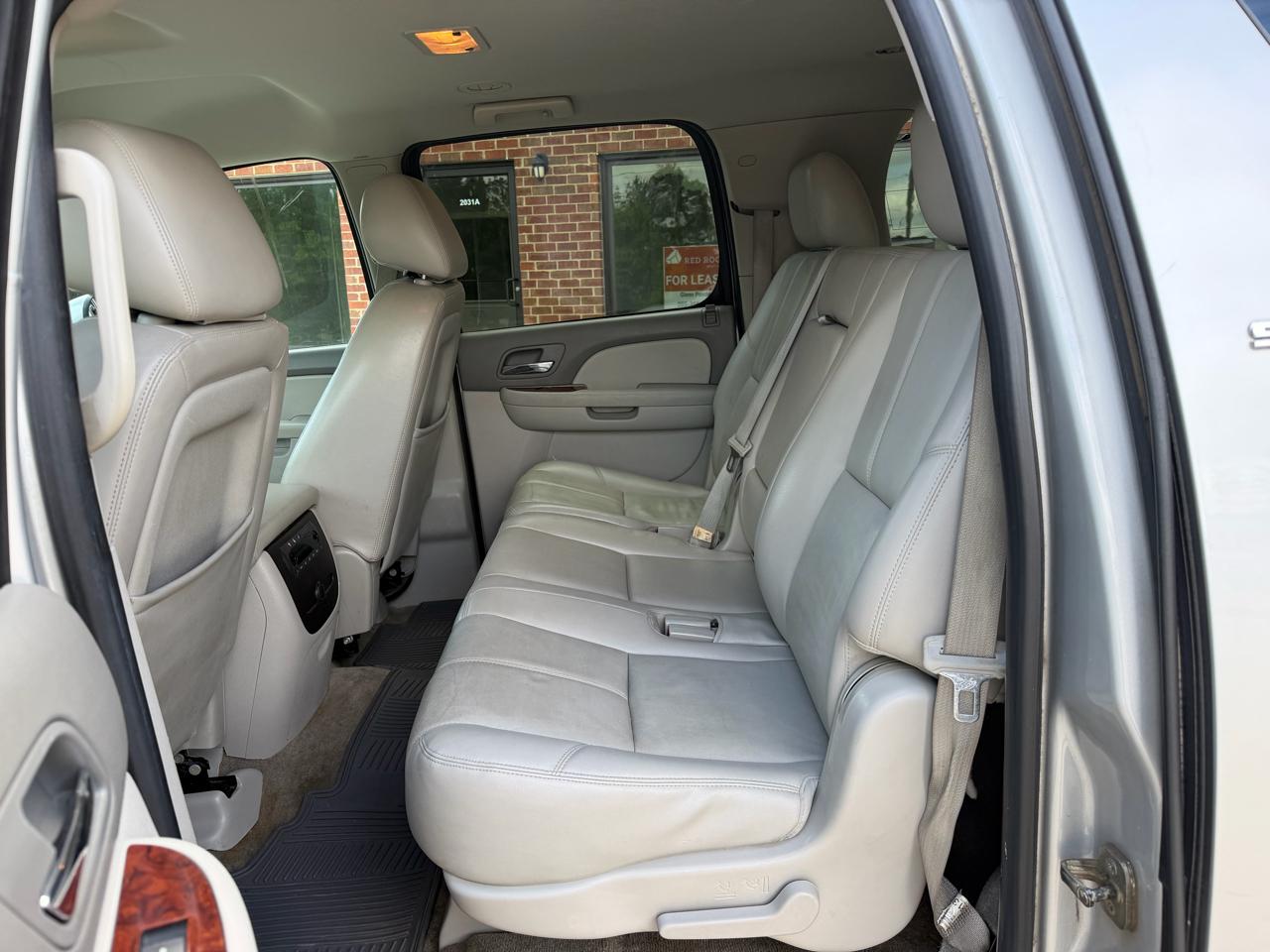 GMC Yukon XL SLT 1/2 Ton 2WD 2014