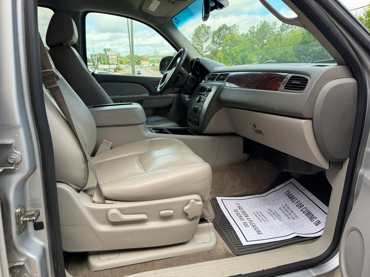 GMC Yukon XL SLT 1/2 Ton 2WD 2014