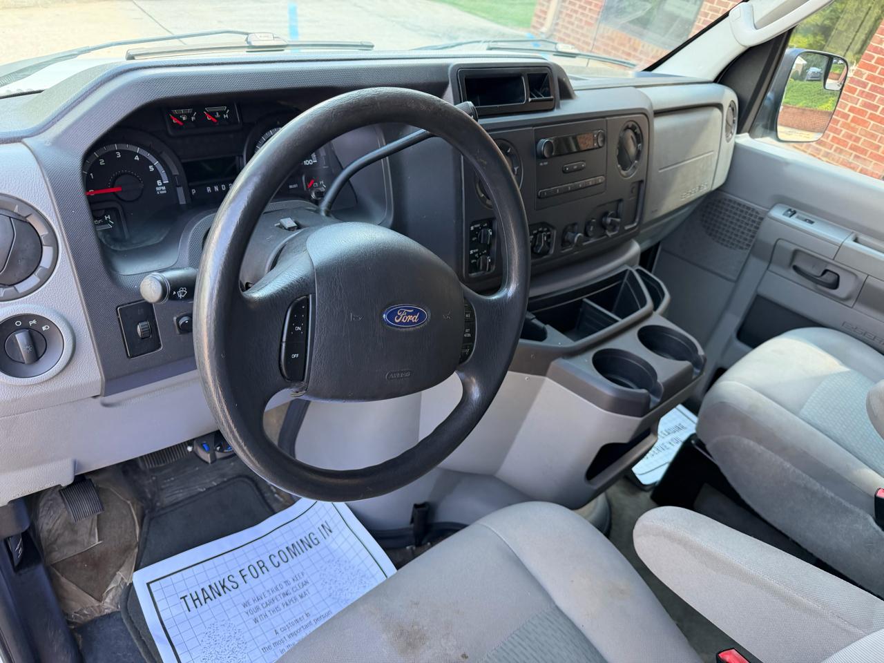 Ford Econoline E-350 XL Super Duty Extended 2011