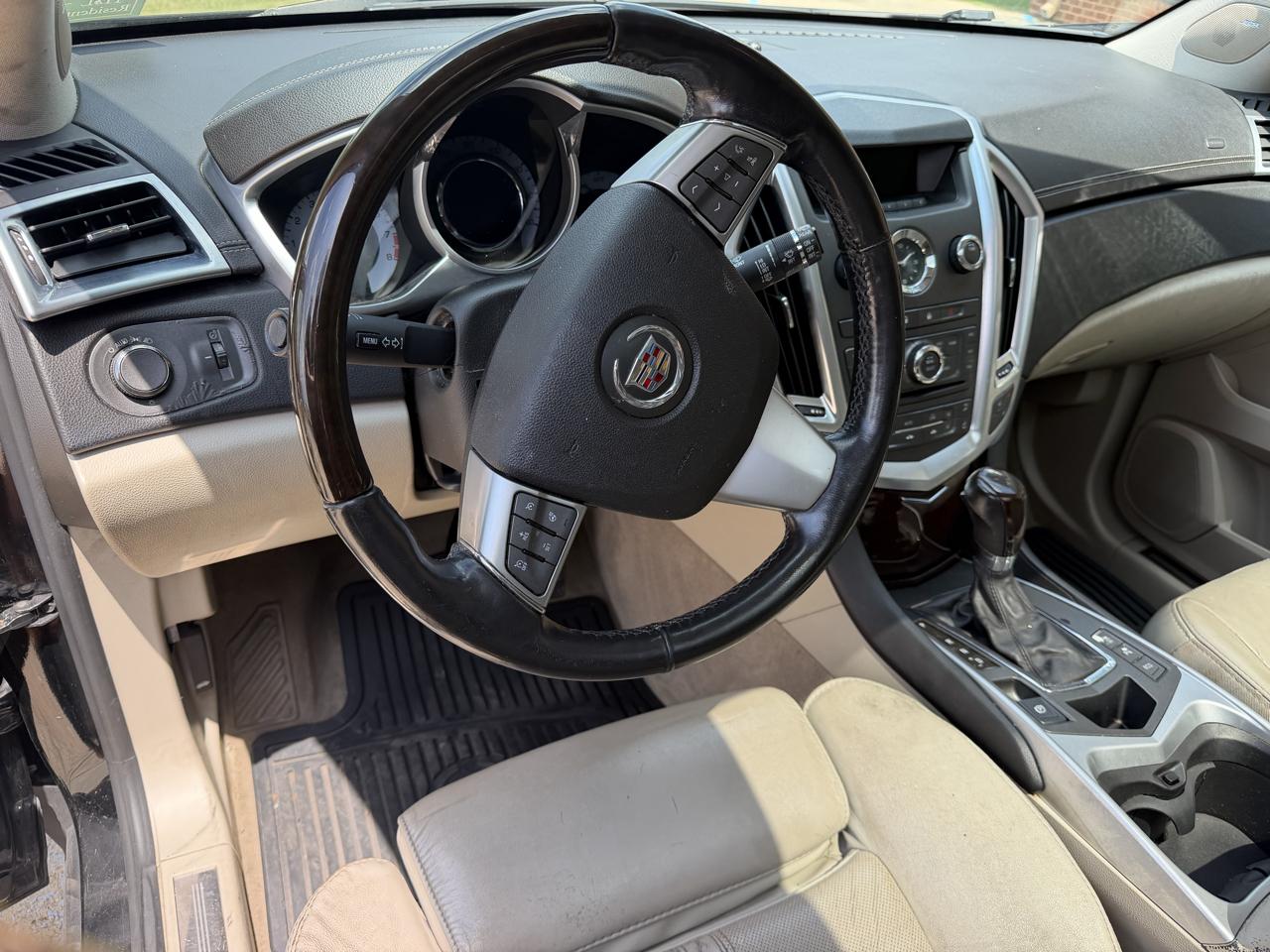 Cadillac SRX Luxury 2012