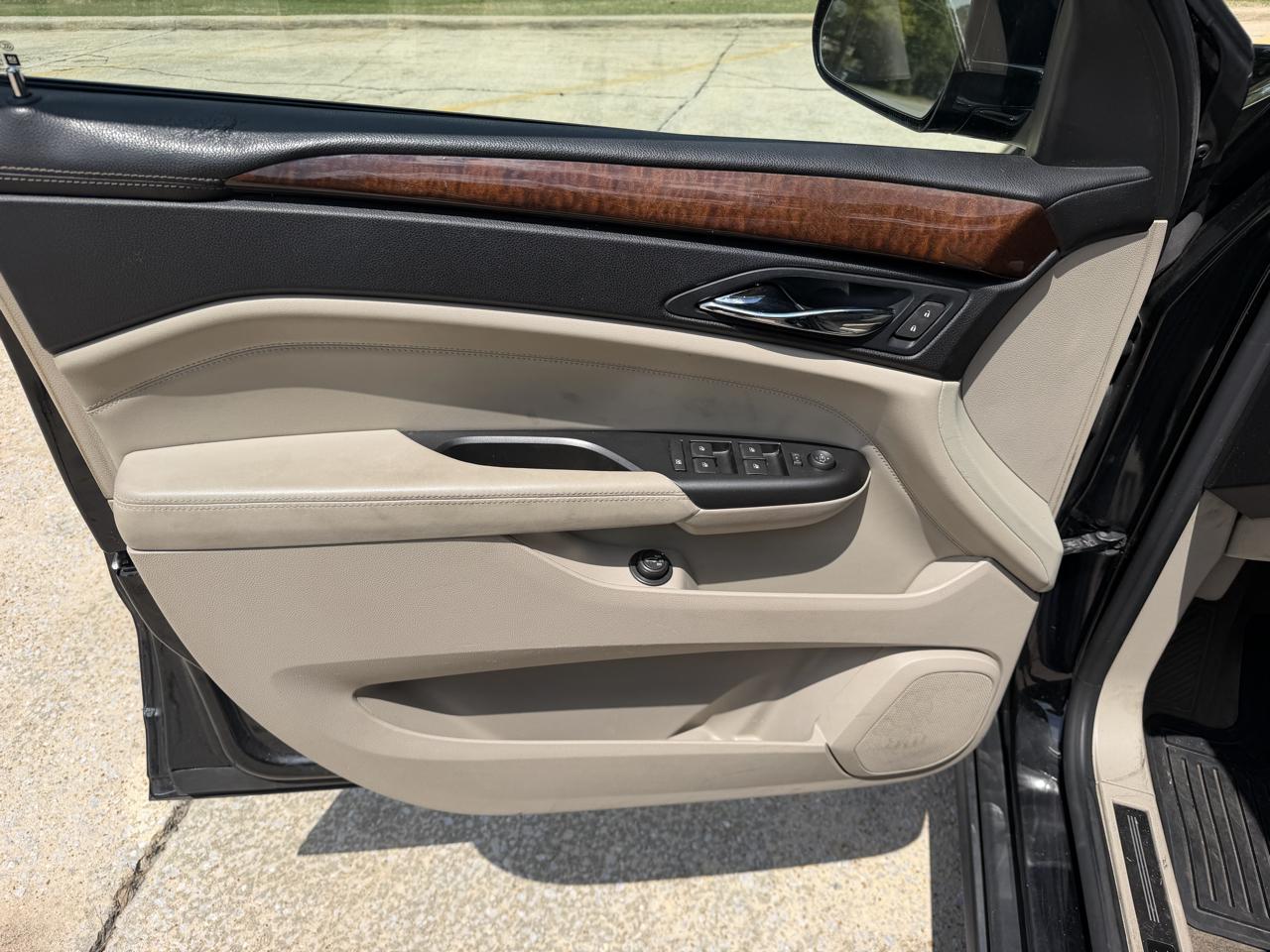 Cadillac SRX Luxury 2012