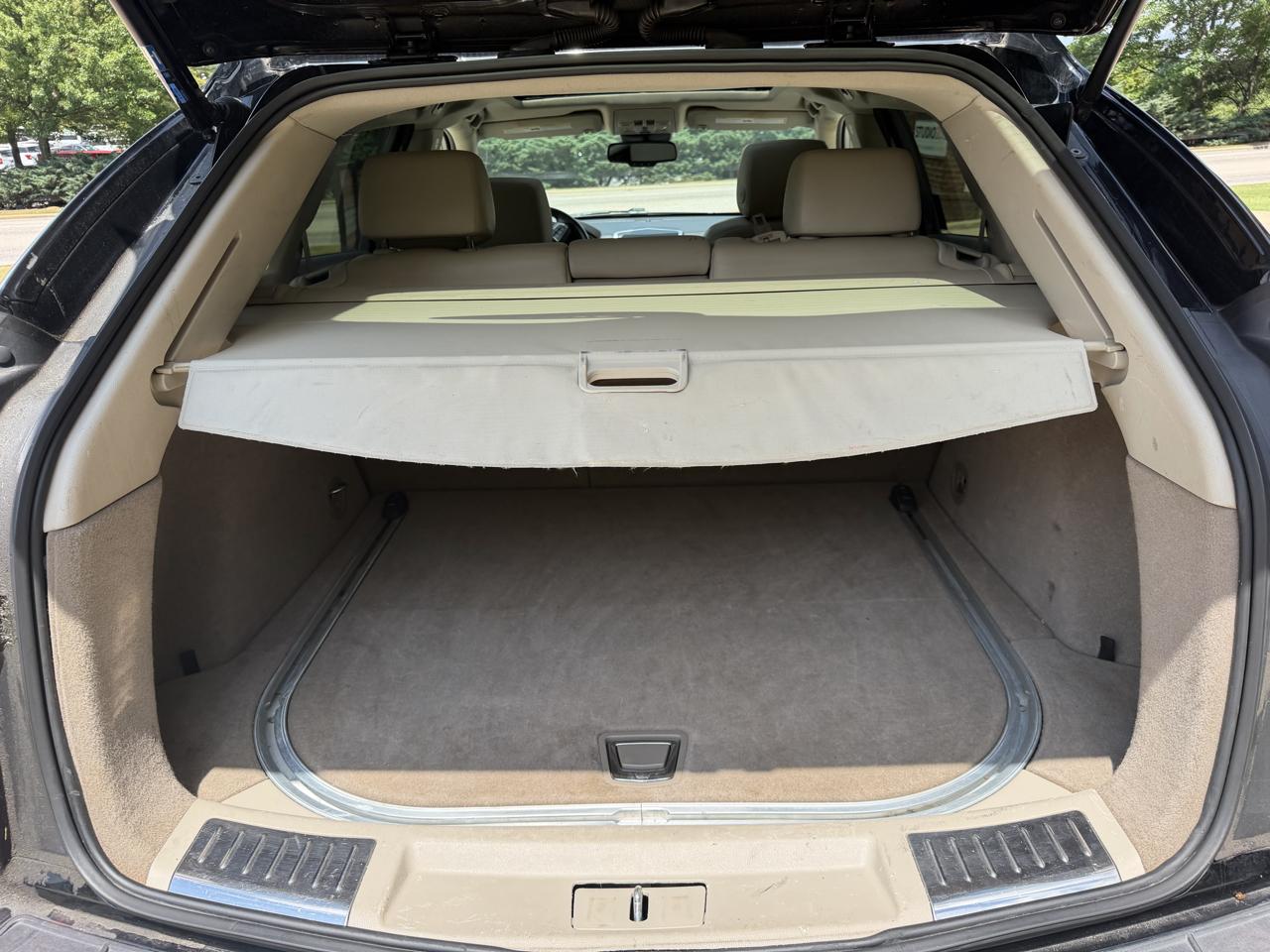 Cadillac SRX Luxury 2012