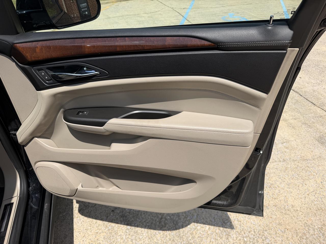 Cadillac SRX Luxury 2012