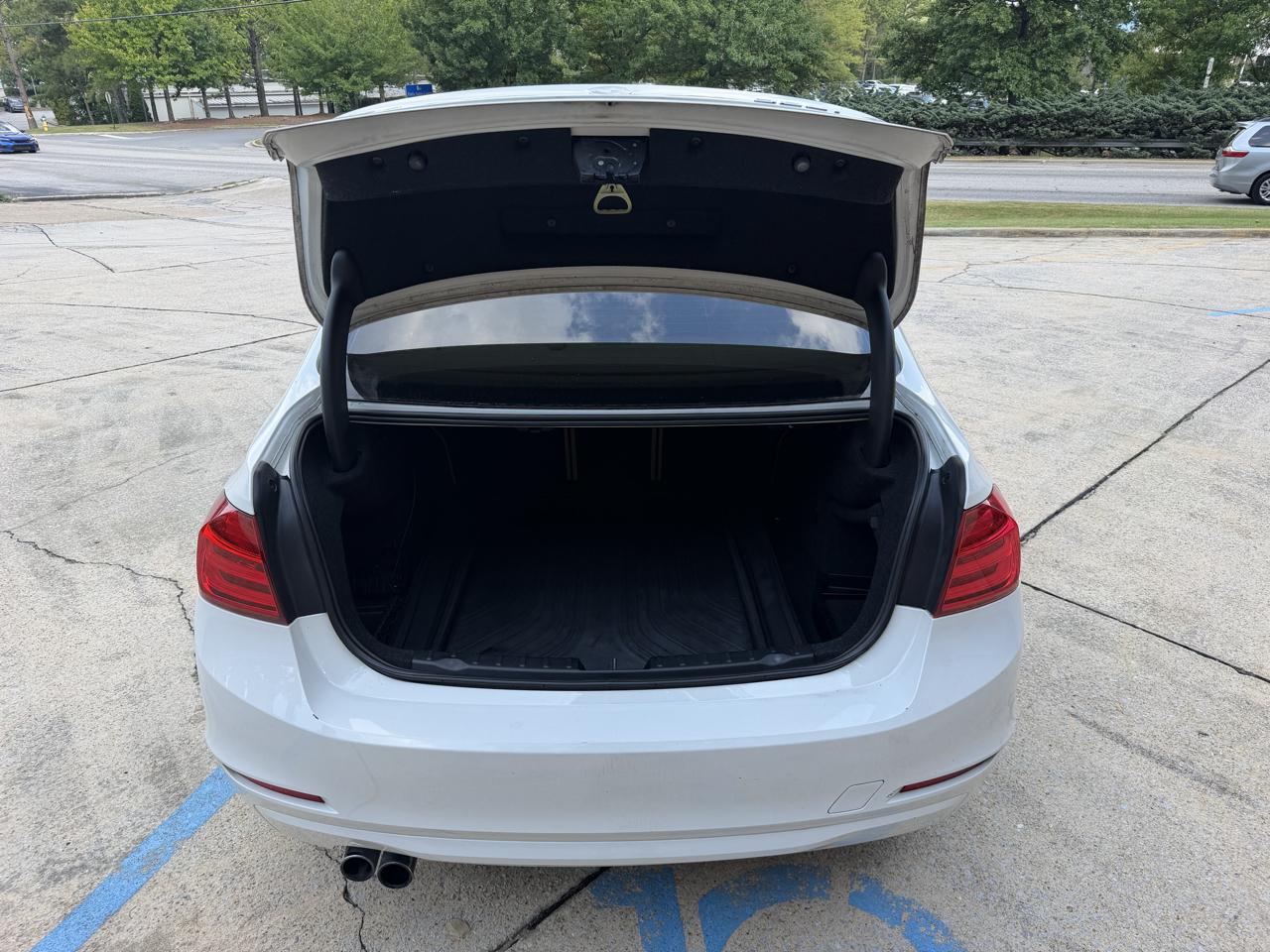 BMW 3-Series 328i Sedan 2013
