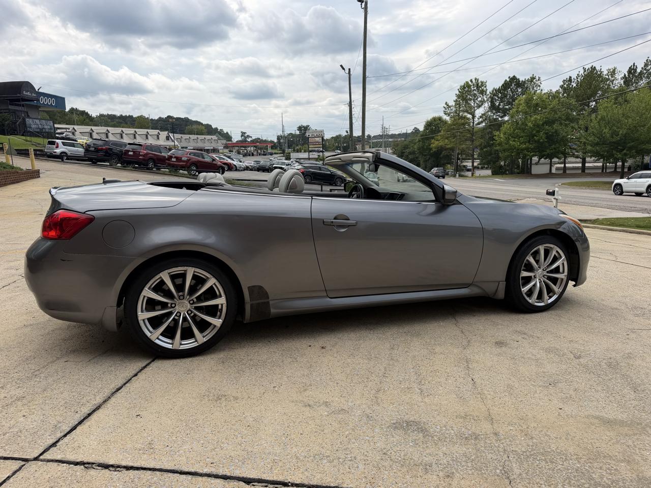 Infiniti G Convertible Base 2010