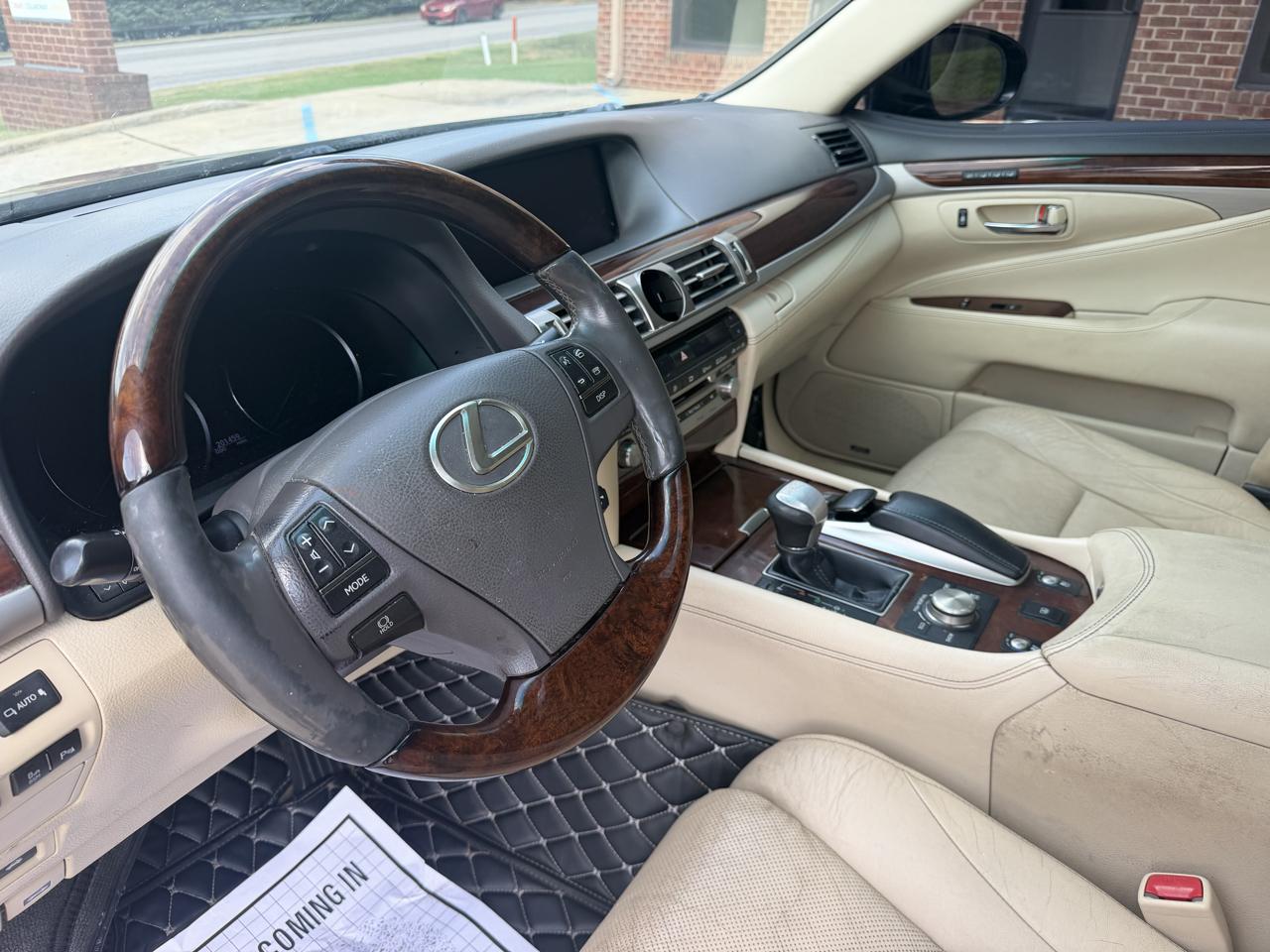 Lexus LS 460 Luxury Sedan AWD 2014