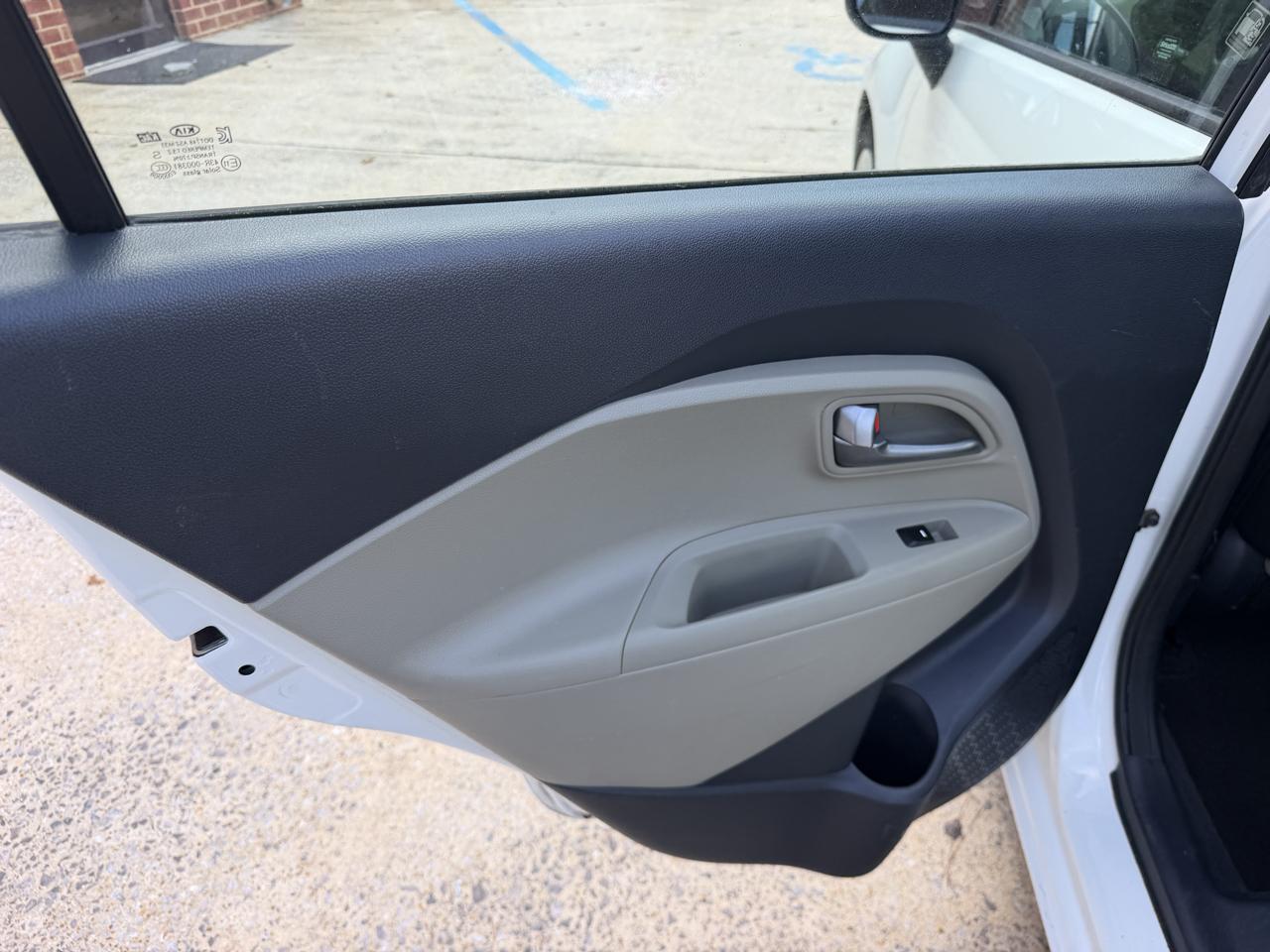 Kia Rio LX 2015