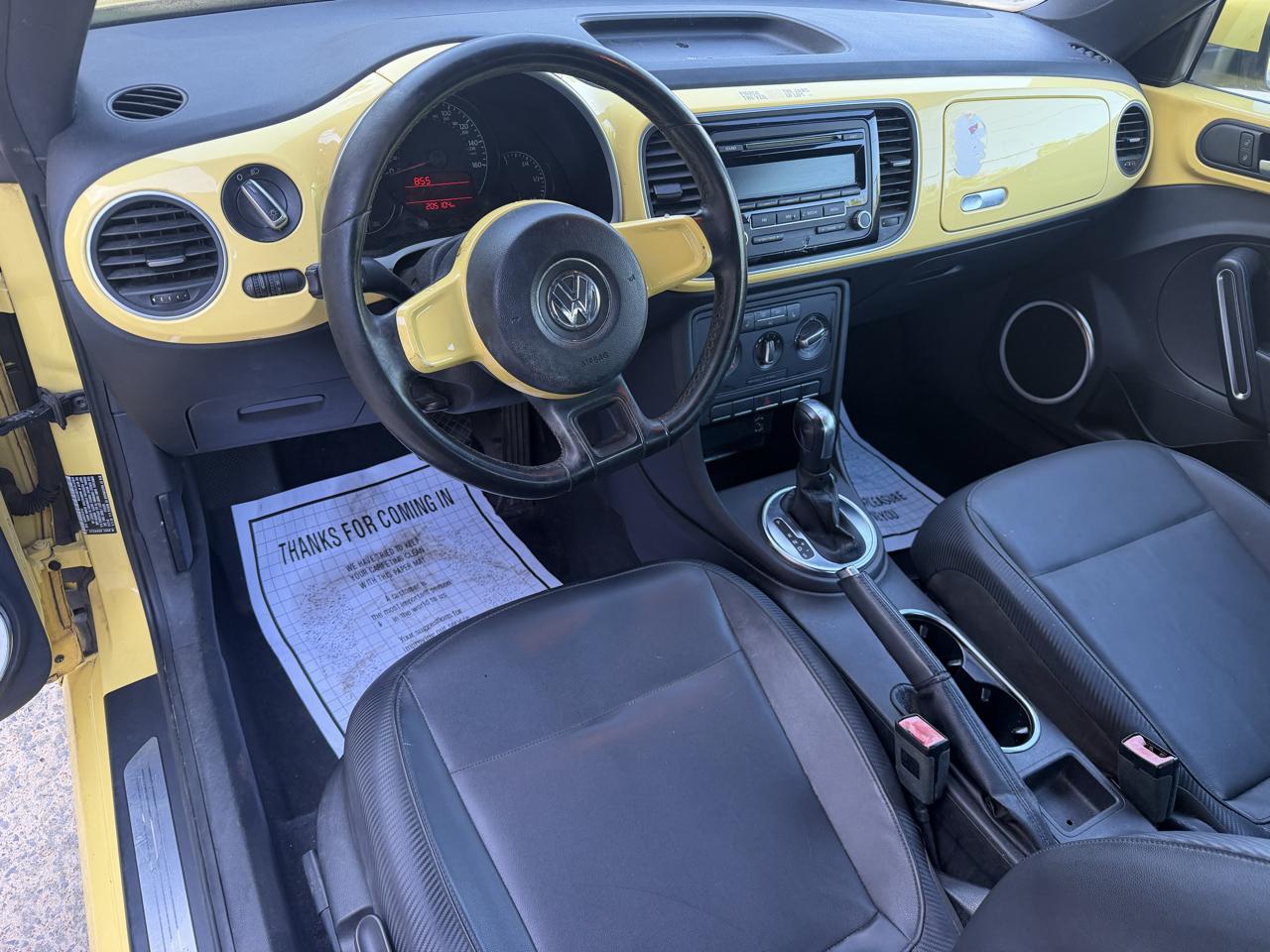 Volkswagen Beetle 2.5L w/Sunroof Sound & Nav 2012
