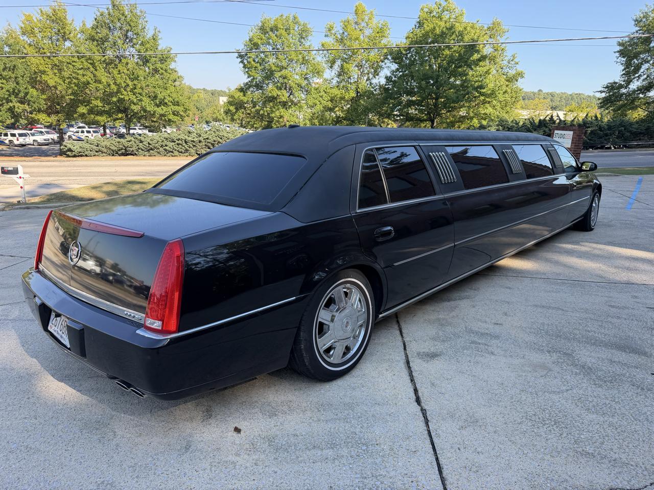 Cadillac Limousine Base 2008