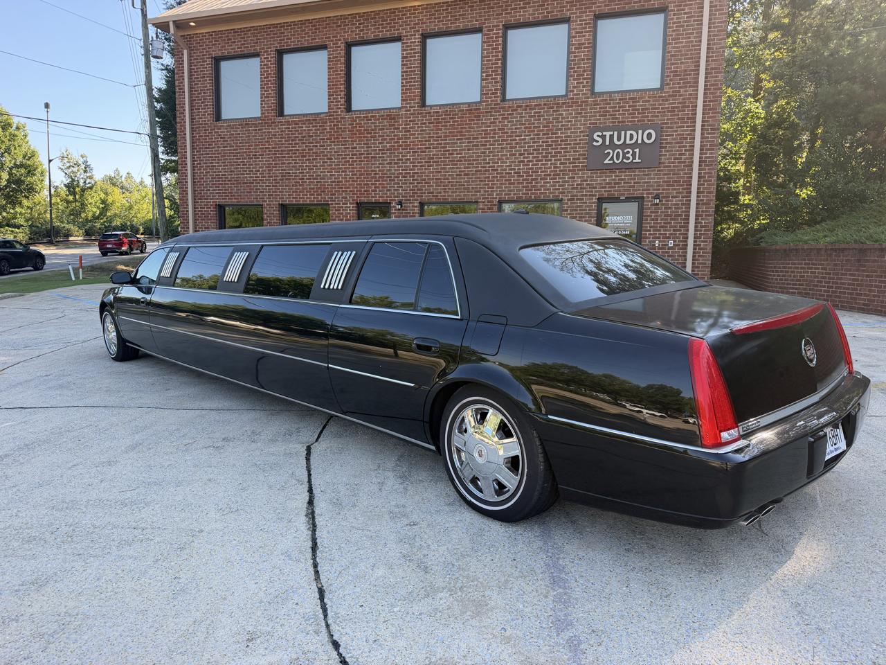 Cadillac Limousine Base 2008
