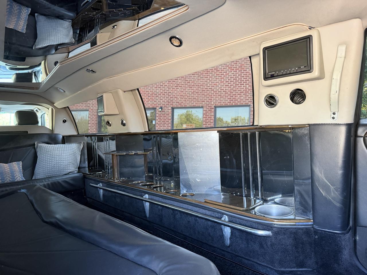 Cadillac Limousine Base 2008