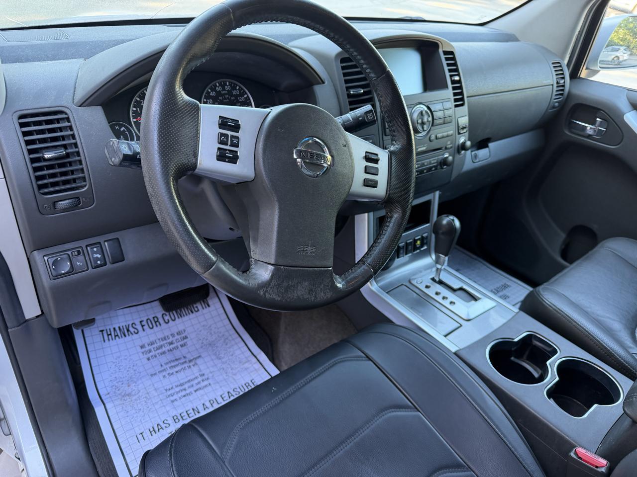 Nissan Pathfinder S 2WD 2011