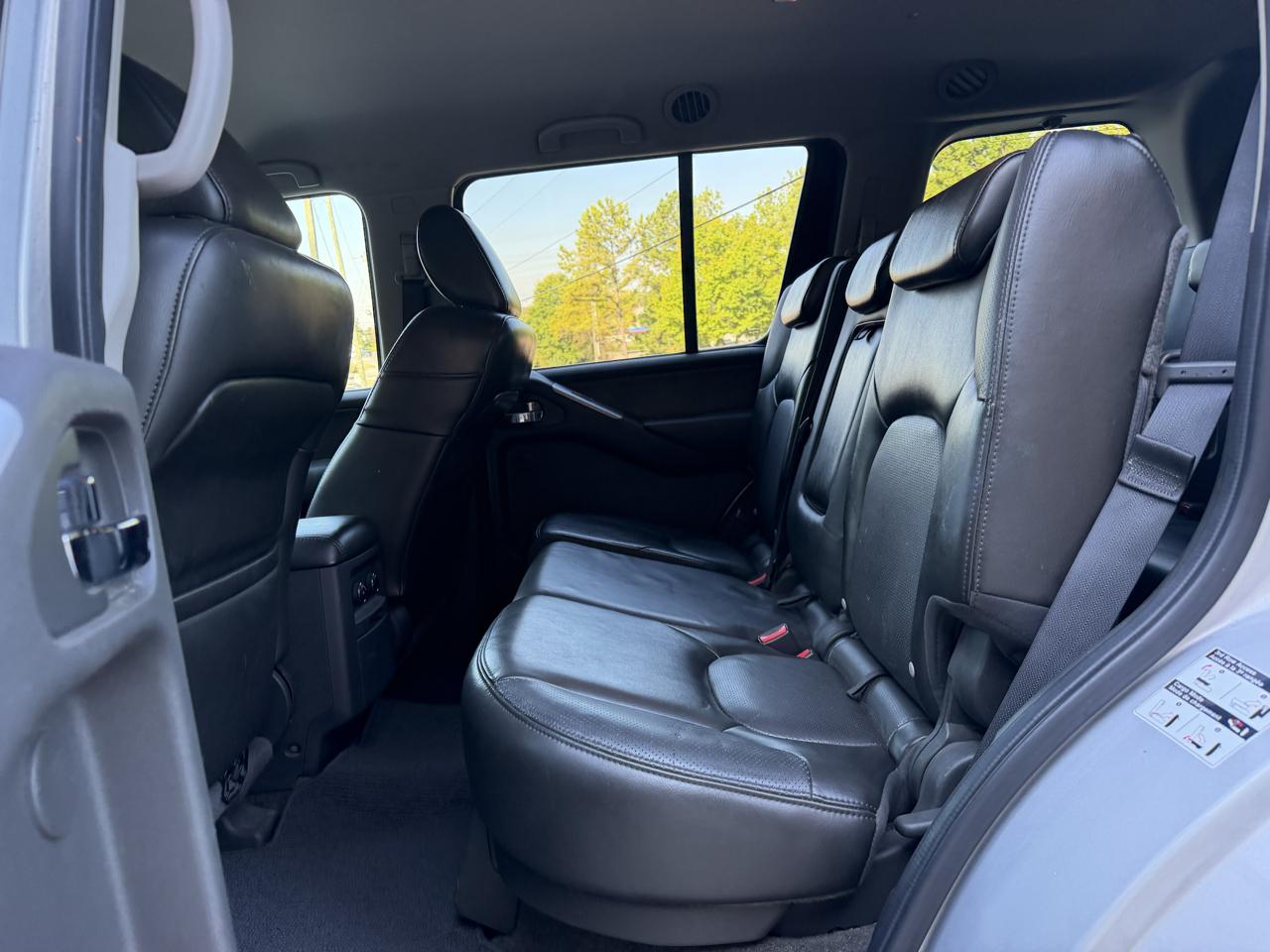 Nissan Pathfinder S 2WD 2011