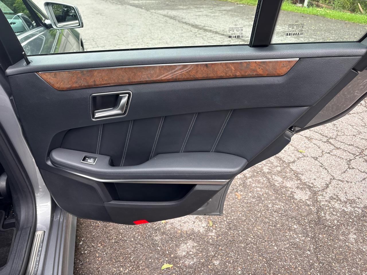 Mercedes-Benz E-Class E550 Sedan 4MATIC 2014