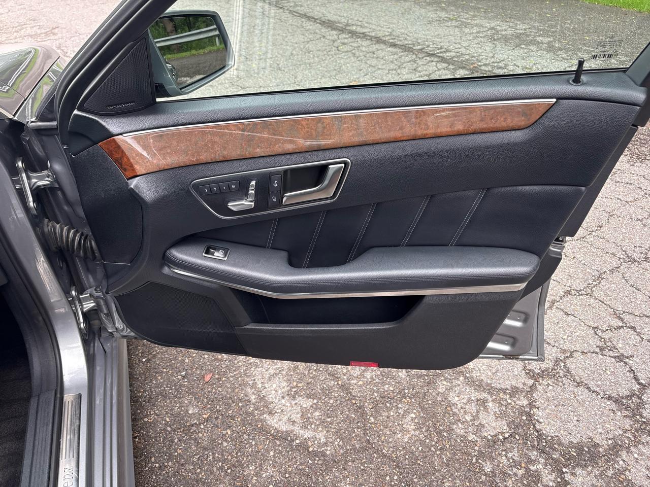 Mercedes-Benz E-Class E550 Sedan 4MATIC 2014