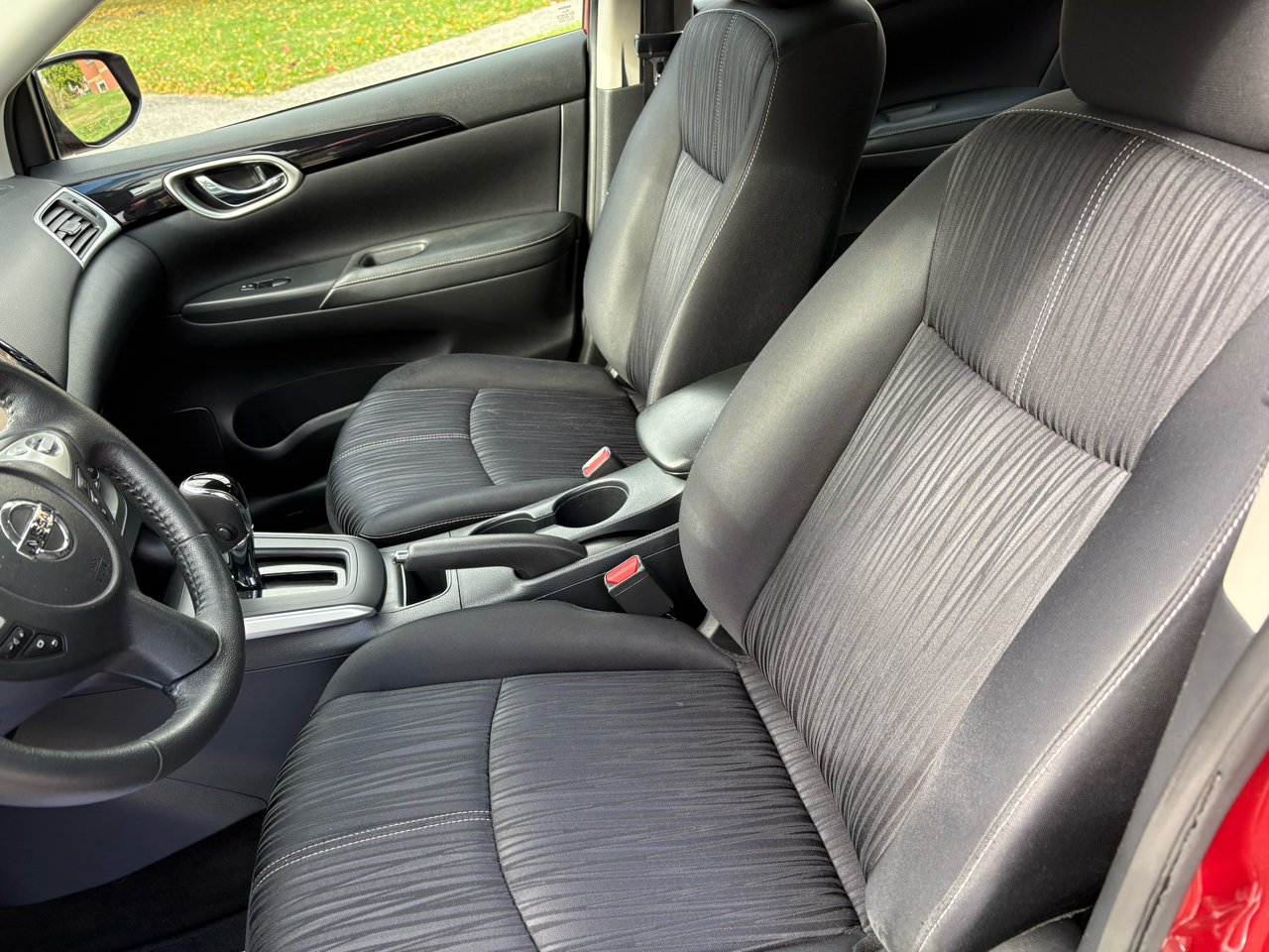 2016 Nissan Sentra S photo 2