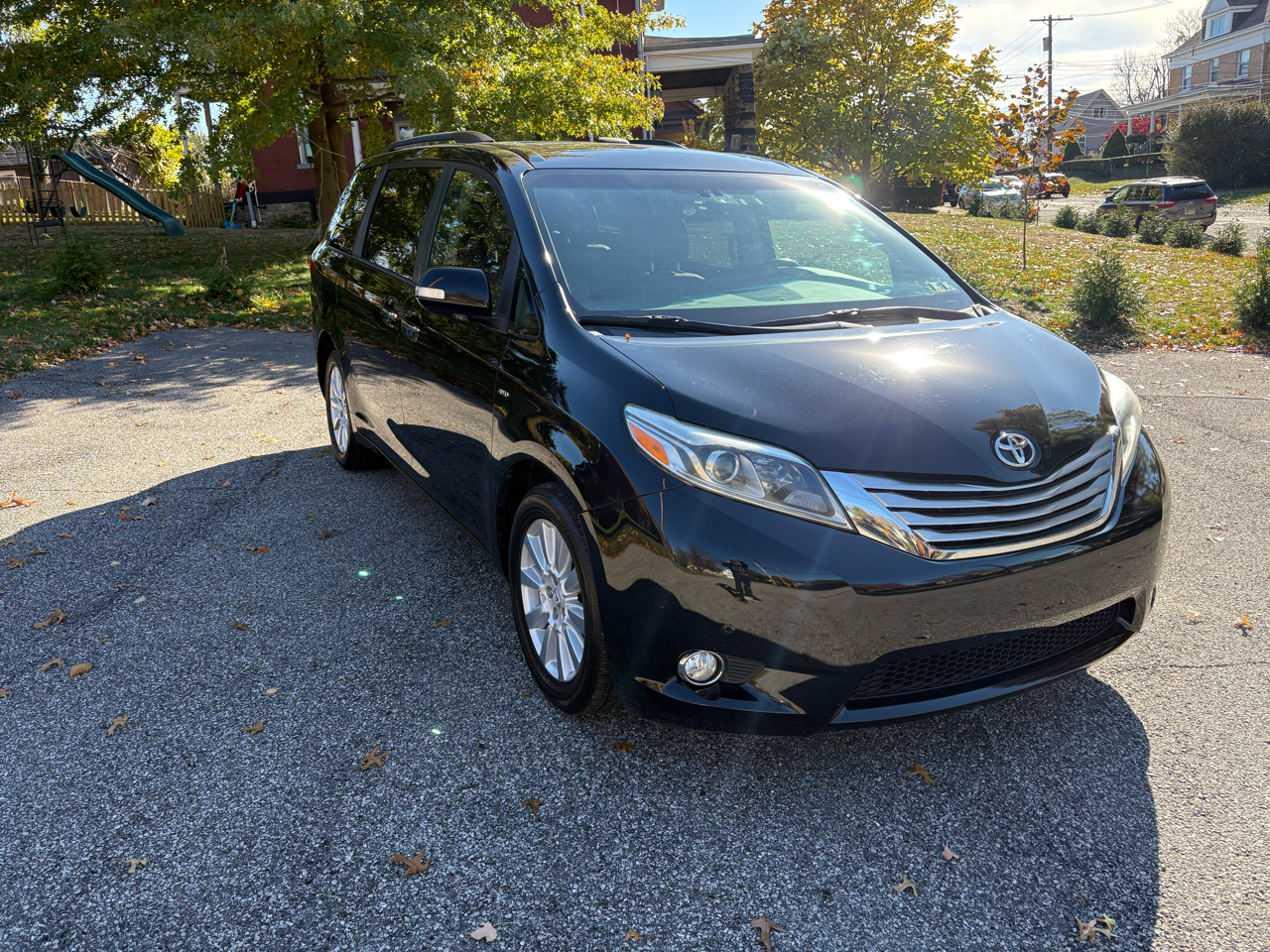 2017 Toyota Sienna XLE 7-Passenger AWD