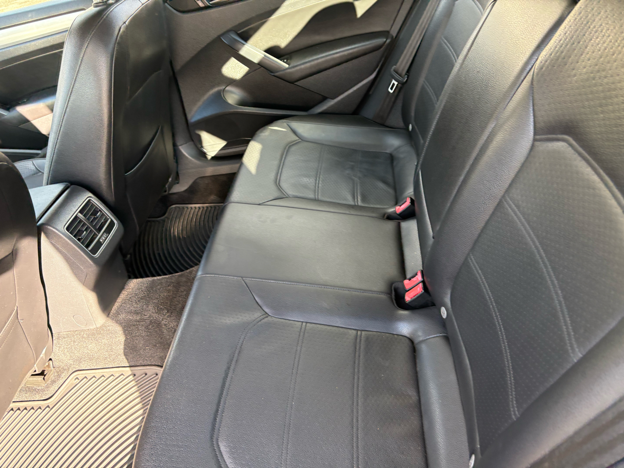 Volkswagen Passat 2.5L SE AT 2013