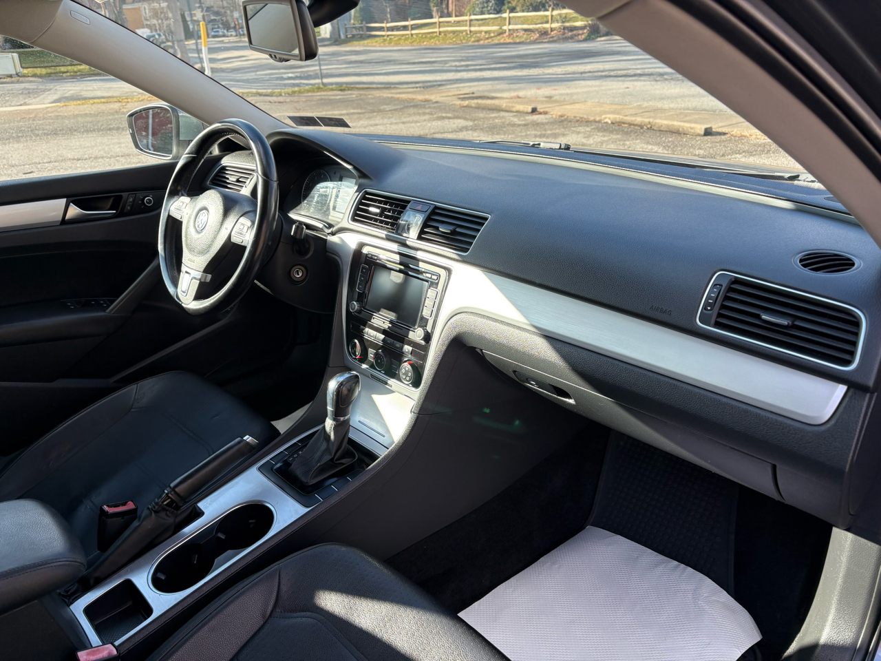 Volkswagen Passat 2.5L SE AT 2013