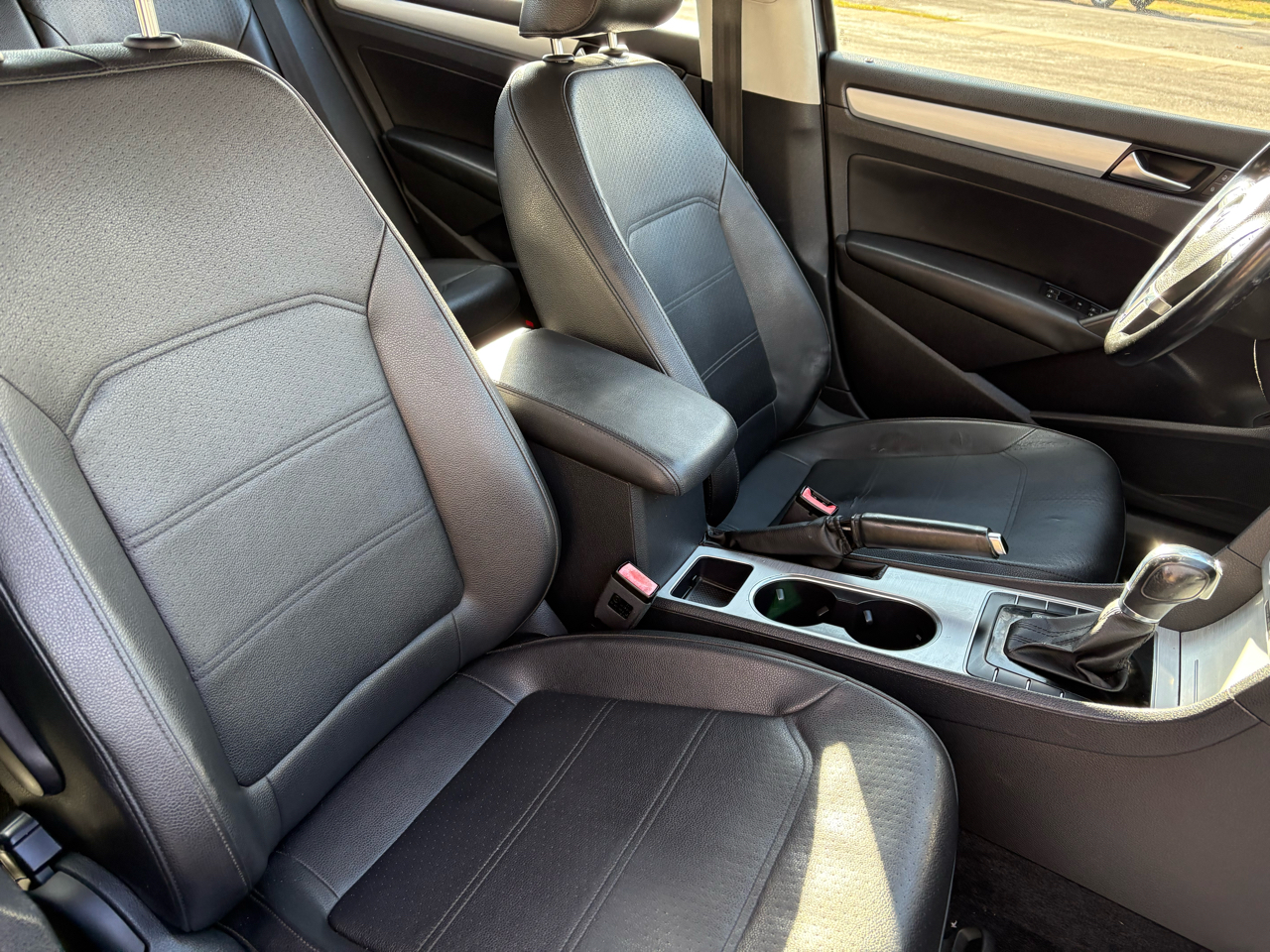 Volkswagen Passat 2.5L SE AT 2013