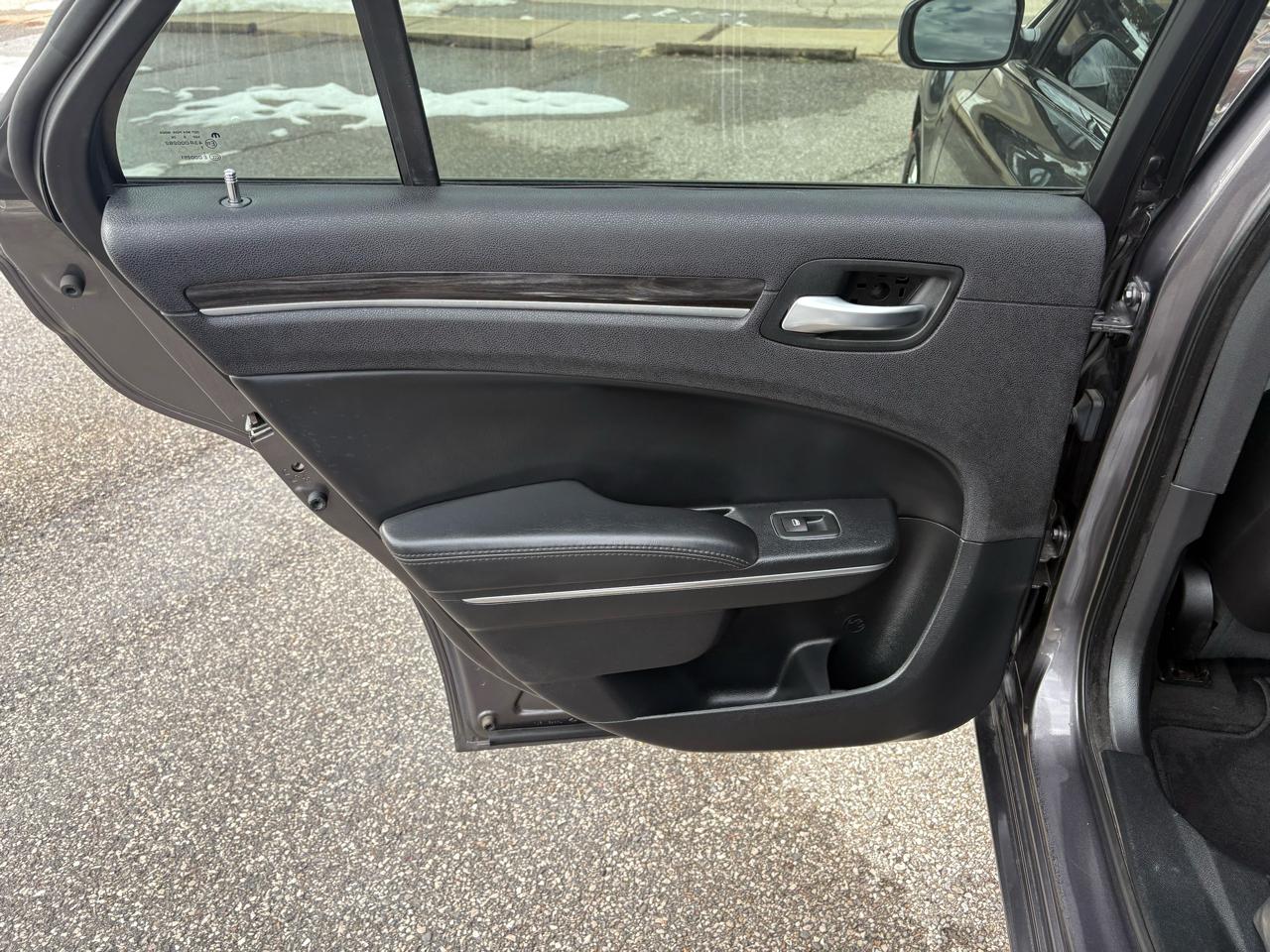 Chrysler 300 Limited AWD 2016