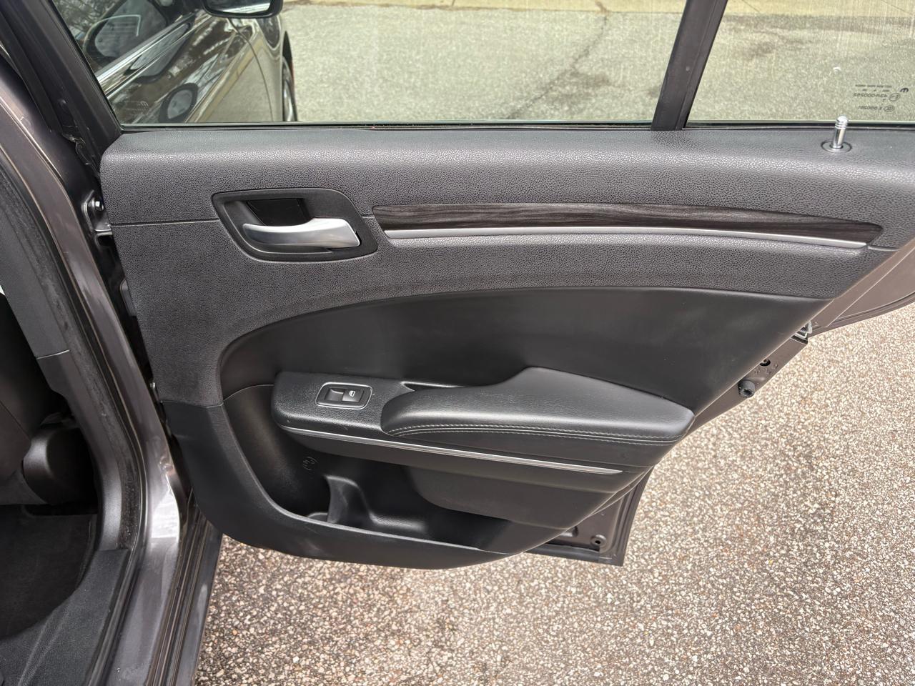 Chrysler 300 Limited AWD 2016