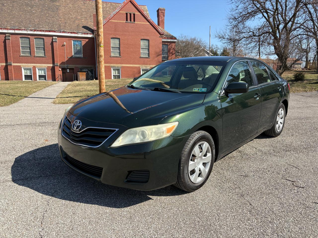 Toyota Camry Base 6-Spd AT 2011