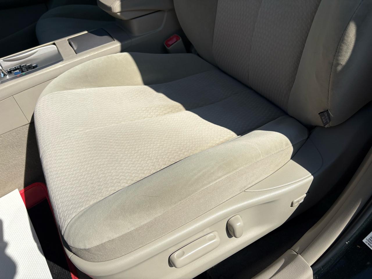 Toyota Camry Base 6-Spd AT 2011