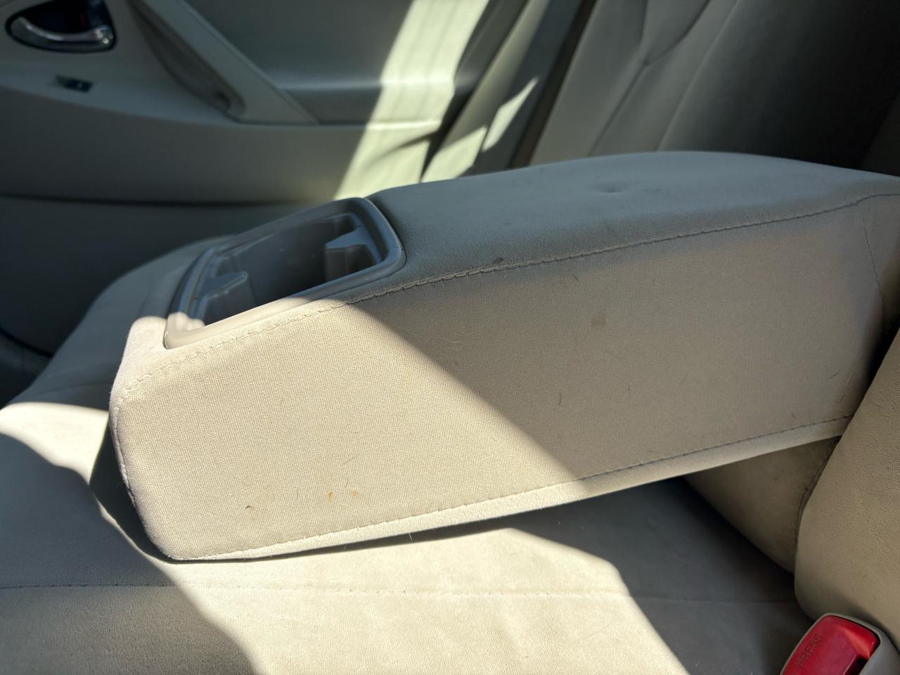 Toyota Camry Base 6-Spd AT 2011