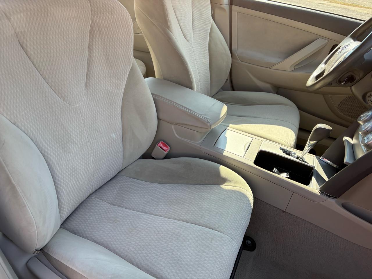 Toyota Camry Base 6-Spd AT 2011